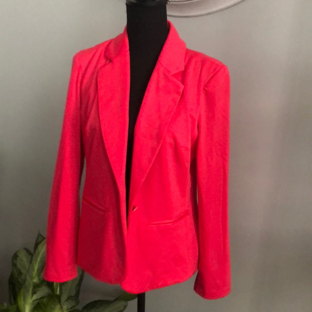 ✨GREAT CONDITION! Pink blazer
